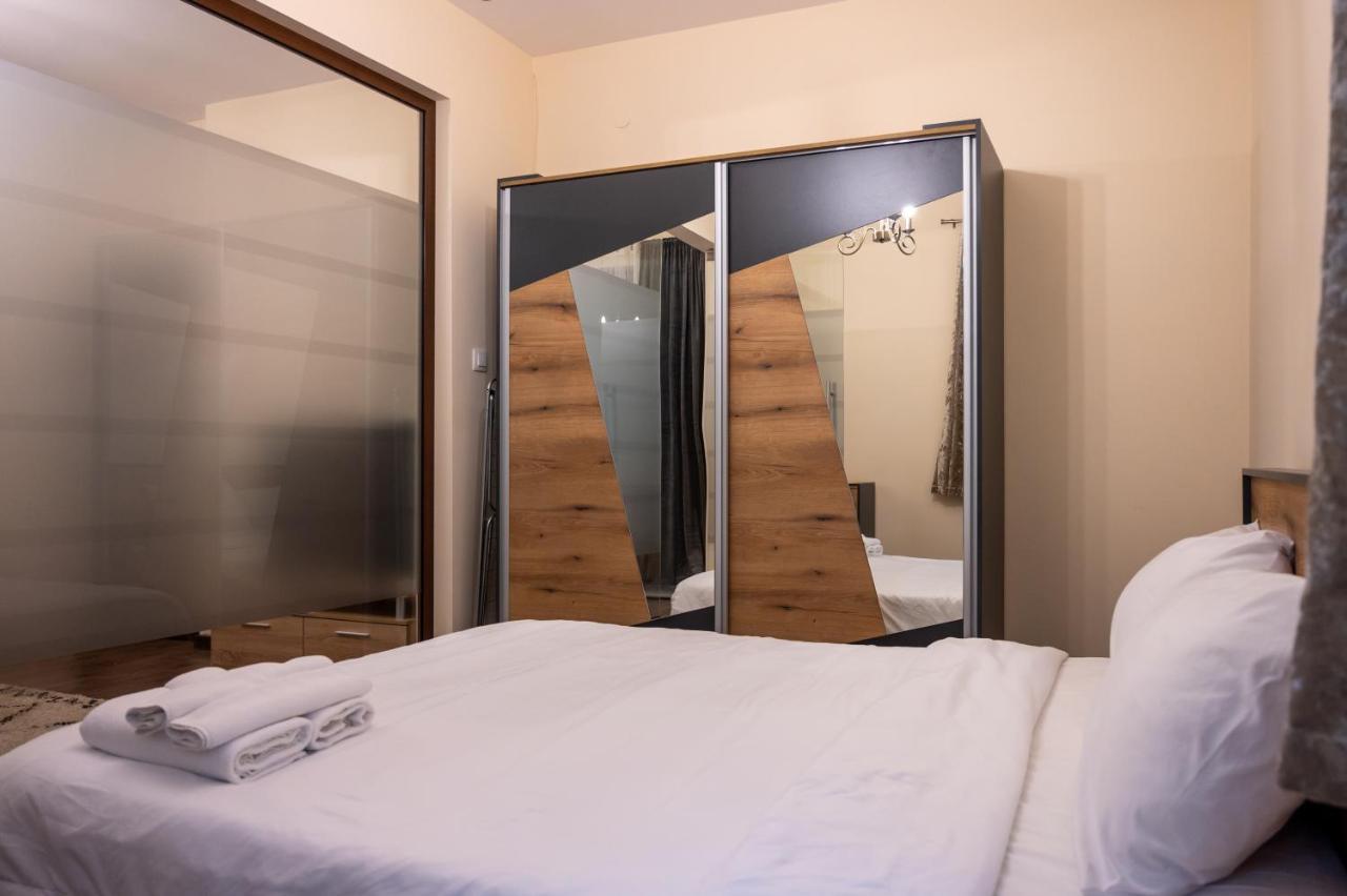 Design 1Bdr Apartment In Top Center - Free Parking Sofia Bagian luar foto